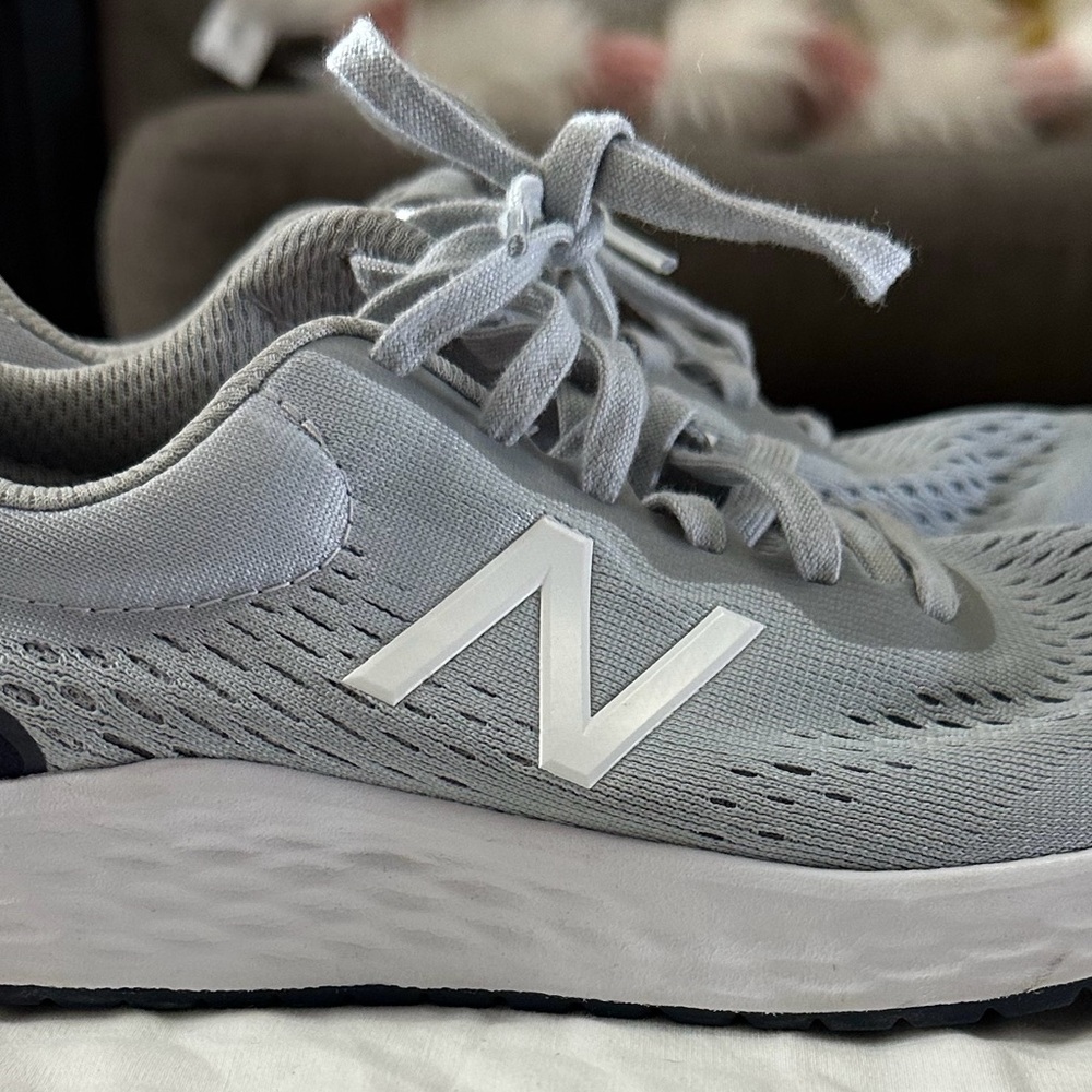 Woman’s New Balance Grey shoes